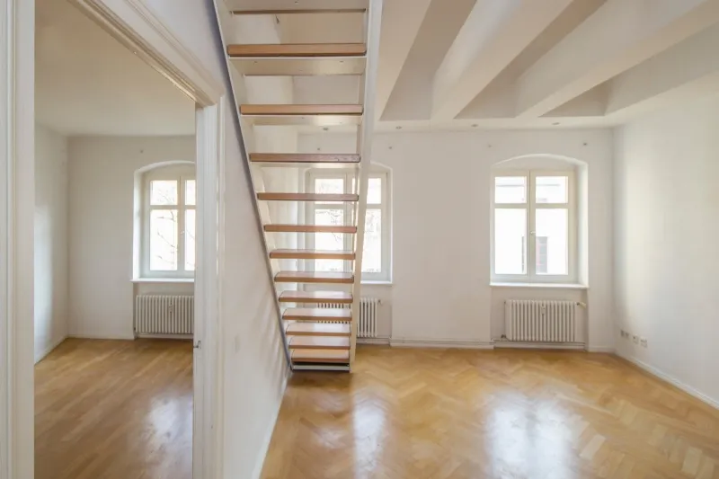in Berlin-Mitte schöne 3 Zi-DG-Maisonette-Whg mit EBK — photo 1